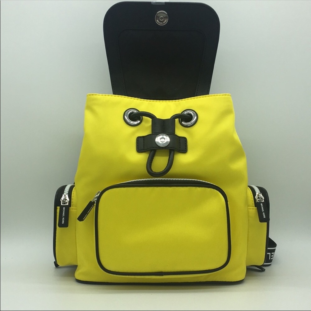 MICHAEL KORS ABBEY MD CARGO BACKPACK BRT YELLOW - Picture 4 of 8
